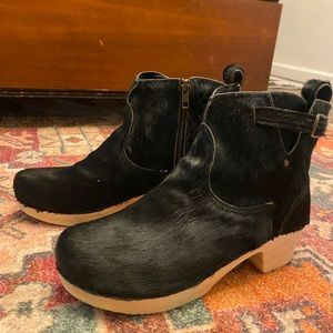 NWOT No 6 clog boots (hair-on)